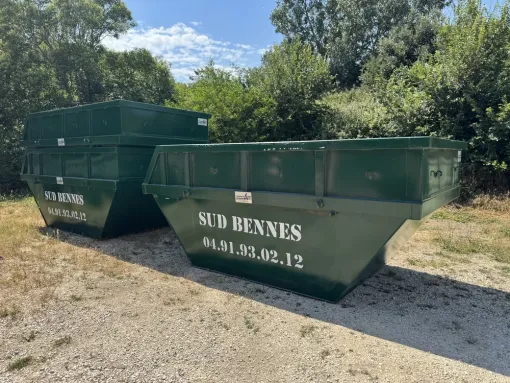 Votre partenaire évacuation de déchets Sudbène vous propose ses services de location de bain dans la région Marseillaise, Aubagne, Sud Bennes