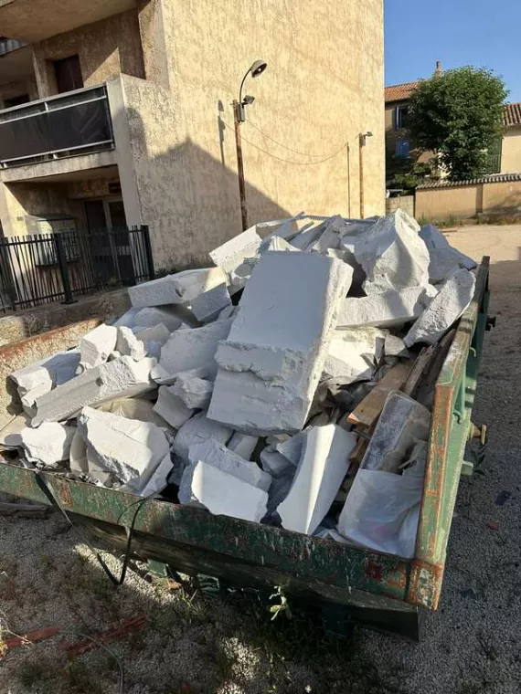 Trouver un prestataire pour louer une benne à gravats, Aubagne, Sud Bennes